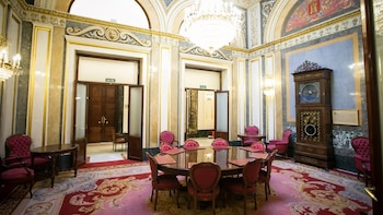 El Congreso de los Diputados ya se ha gastado en tres meses de este año unos 273.000 euros en arreglar los relojes de la Cámara