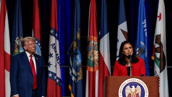 Renunció la directora de Inteligencia Nacional de Donald Trump, Tulsi Gabbard
