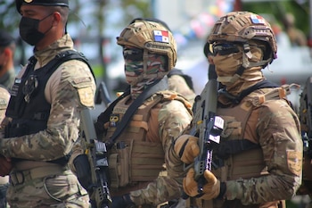 Los procesos incluyen compras de equipos, herramientas, insumos y protección para unidades policiales especializadas. Tomado del Ministerio de Seguridad