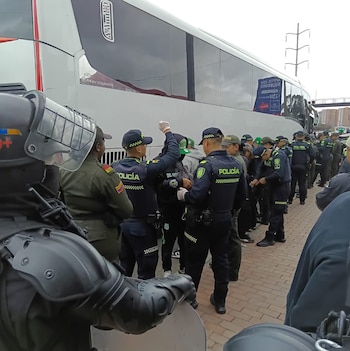 Los controles en El Campín se intensificaron tras los disturbios del partido entre Santa Fe y América de Cali en la Liga BetPlay II-2026 - crédito @PoliciaBogota / X