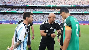 El detalle que pocos conocen sobre la moneda que define quién saca y quién elige campo en el fútbol