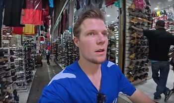 El sudafricano Kurt Caz, en