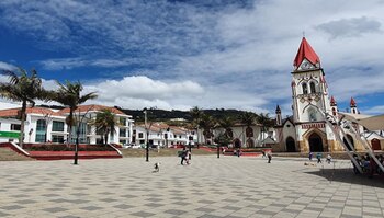 Plaza central de Chipaque, en
