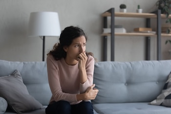 Mujer con problemas de ansiedad