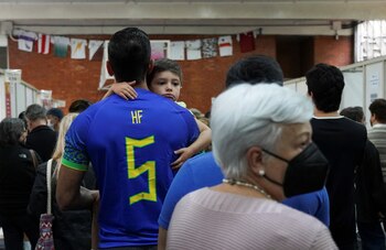 Una persona con un niño