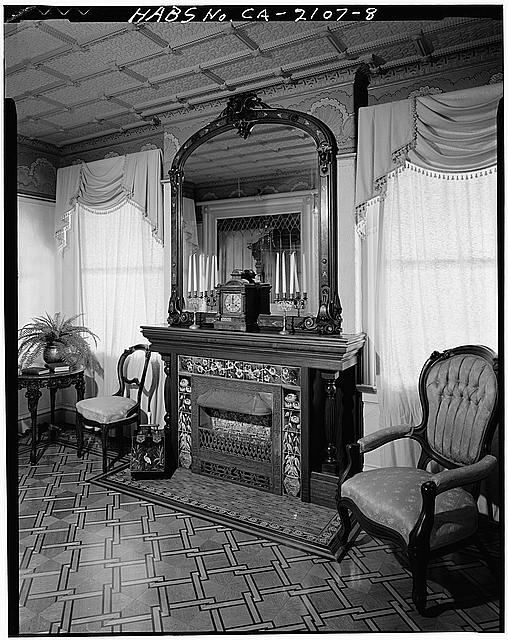 El misterio de la mansión Winchester incluye escaleras sin destino, habitaciones ocultas y pasillos que confunden incluso a los guías turísticos (Wikimedia)