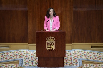 10/09/2026 La presidenta de la Comunidad de Madrid, Isabel Díaz Ayuso, durante el debate sobre el Estado de la Región en la Asamblea de Madrid, a 10 de septiembre de 2026, en Madrid (España). La presidenta de la Comunidad de Madrid, Isabel Díaz Ayuso, reivindicará este jueves la gestión de su Gobierno en la primera jornada del que será el último Debate del Estado de la Región (DER) de la legislatura, con una "avalancha" de anuncios para opacar la polémica compra del ático en Chamberí de la que la oposición pedirá explicaciones.
POLITICA
Alejandro Martínez Vélez - Europa Press