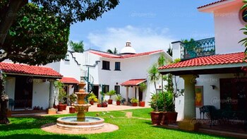 La mansión cuenta con diversas