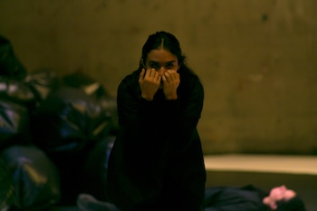 CUATRO X CUATRO propone una experiencia estética que no busca entretener sino abrir el diálogo desde los cuerpos sobre la violencia y las desapariciones que atraviesan a México.
Foto: Paulina Cervantes