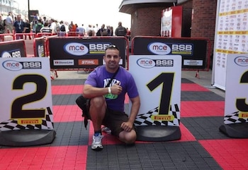 Emigró a Italia y durmió