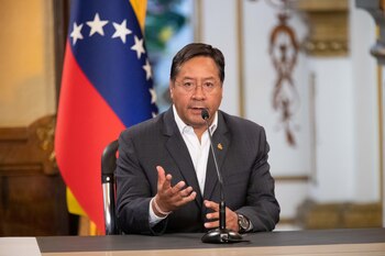 Arce se defendió de las acusaciones, destacó los logros de su Gobierno, y reconoció que existen campañas de sabotaje que buscan hacerlo fracasar (EFE)