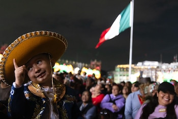 Miles de asistentes en el Zócalo capitalino. (Presidencia)