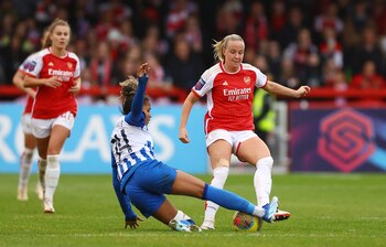 Jorelyn Carabalí con Brigthon Albion