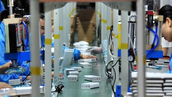 La Aeronáutica Civil restringió el uso de power banks y baterías de litio en aviones y fijó nuevos límites