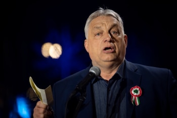 El vicepresidente tiene previsto reunirse con Orbán y ofrecer un discurso sobre lo que su oficina describió como “la rica asociación entre Estados Unidos y Hungría” (AP)