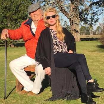 Esmeralda junto a su padre