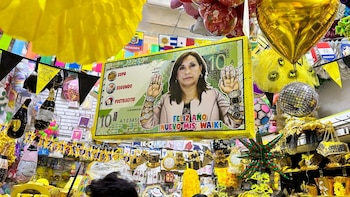 Piñatas y cotillón para Año