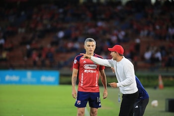 El técnico reveló que se retiró a los 29 años por una lesión de ligamento cruzado anterior y el proceso de aceptación de no volver a jugar lo afectó-crédito El Colombiano/Colprensa