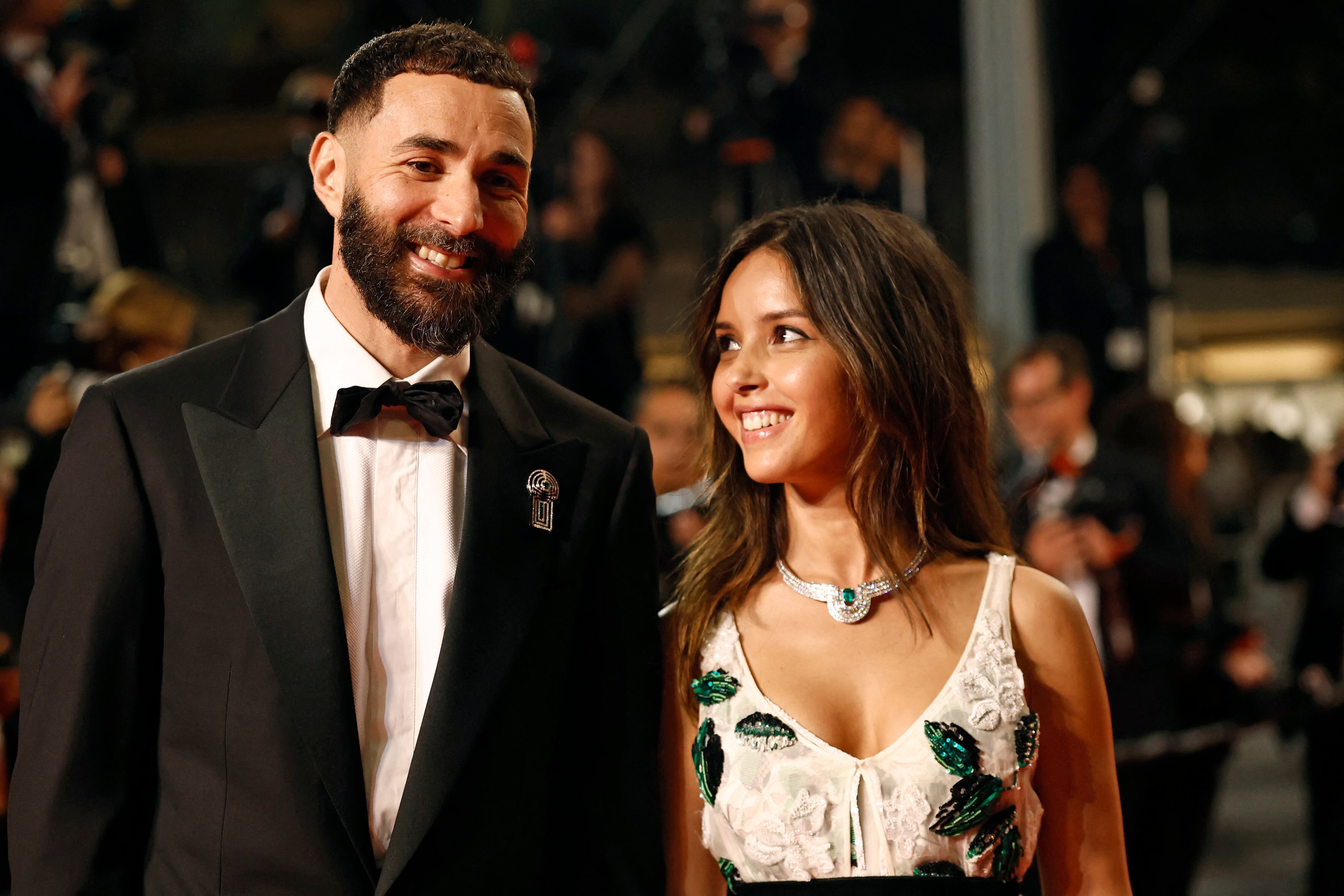 Karim Benzema y Lyna Khoudri en Cannes. (REUTERS/Manon Cruz)