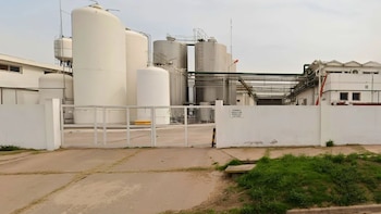 Una multinacional francesa dueña de dos marcas emblemáticas cierra una planta en Santa Fe: qué pasará con los 54 empleados