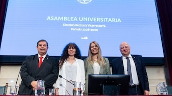 Histórico: dos mujeres asumieron por