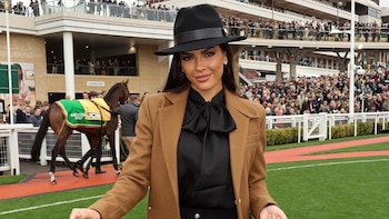 La hija “amazona” de una leyenda del fútbol que mantiene la pasión de su padre por otro deporte y se convirtió en una celebridad