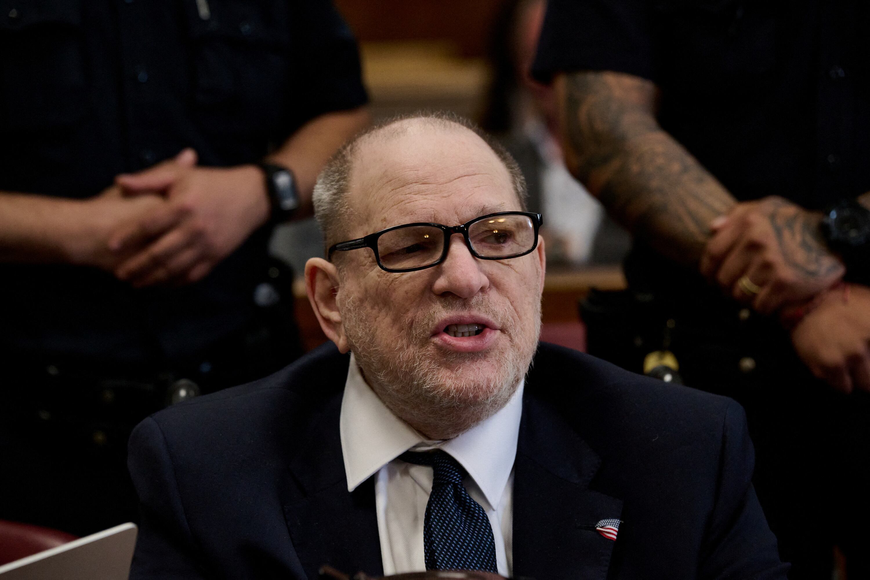 Harvey Weinstein enfrenta un nuevo proceso judicial en Nueva York tras la anulación de su condena de 2020. (Curtis Means/Pool via REUTERS)