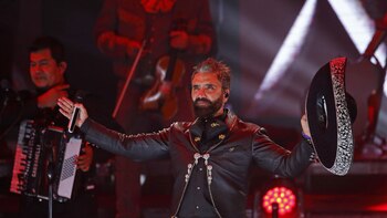 Alejandro Fernández celebró el primer