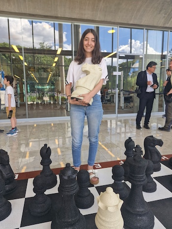 La joven Ernestina Adam