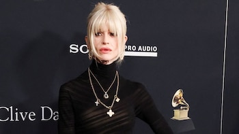 Kelly Osbourne explica por qué ocultó su rostro con pelucas tras la muerte de su padre, Ozzy Osbourne: “Tenía miedo”