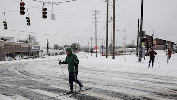 Una tormenta invernal pone bajo