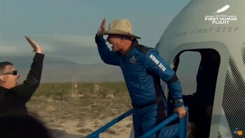 Jeff Bezos festeja el éxito