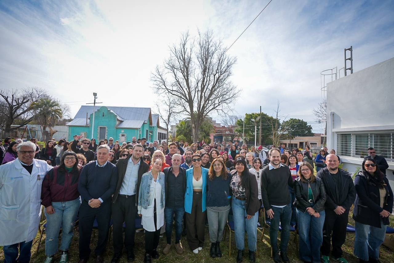 “De eso se trata este proyecto de ley, que estos dolores en comunidad los transformemos en amor y en salida colectiva”, afirmó Mayra Mendoza