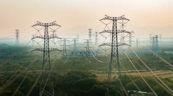 La empresa estatal china que estuvo a punto de tener el poder de cortarle la luz a todos los chilenos