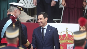 Moreno felicita el Día de la Hispanidad y reivindica el "orgullo" de los andaluces de "ser españoles"