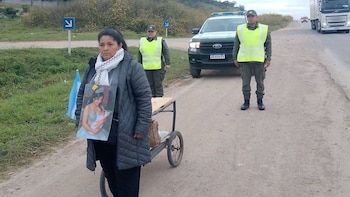 Caminó más de 300 km a Salta para pedir justicia por las muertes de su hija y nieta: logró un avance clave en el caso