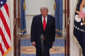 Trump le recordó al régimen iraní que tiene tiempo hasta el lunes para llegar a un acuerdo con EEUU (AP Foto/Alex Brandon, Pool)