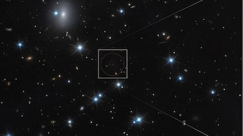 Detectan una galaxia casi invisible