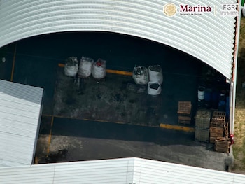 Tras cateo, Marina asegura casi 800 mil litros de huachicol en Puebla. Marina