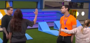 El youtuber utilizó temas delciados