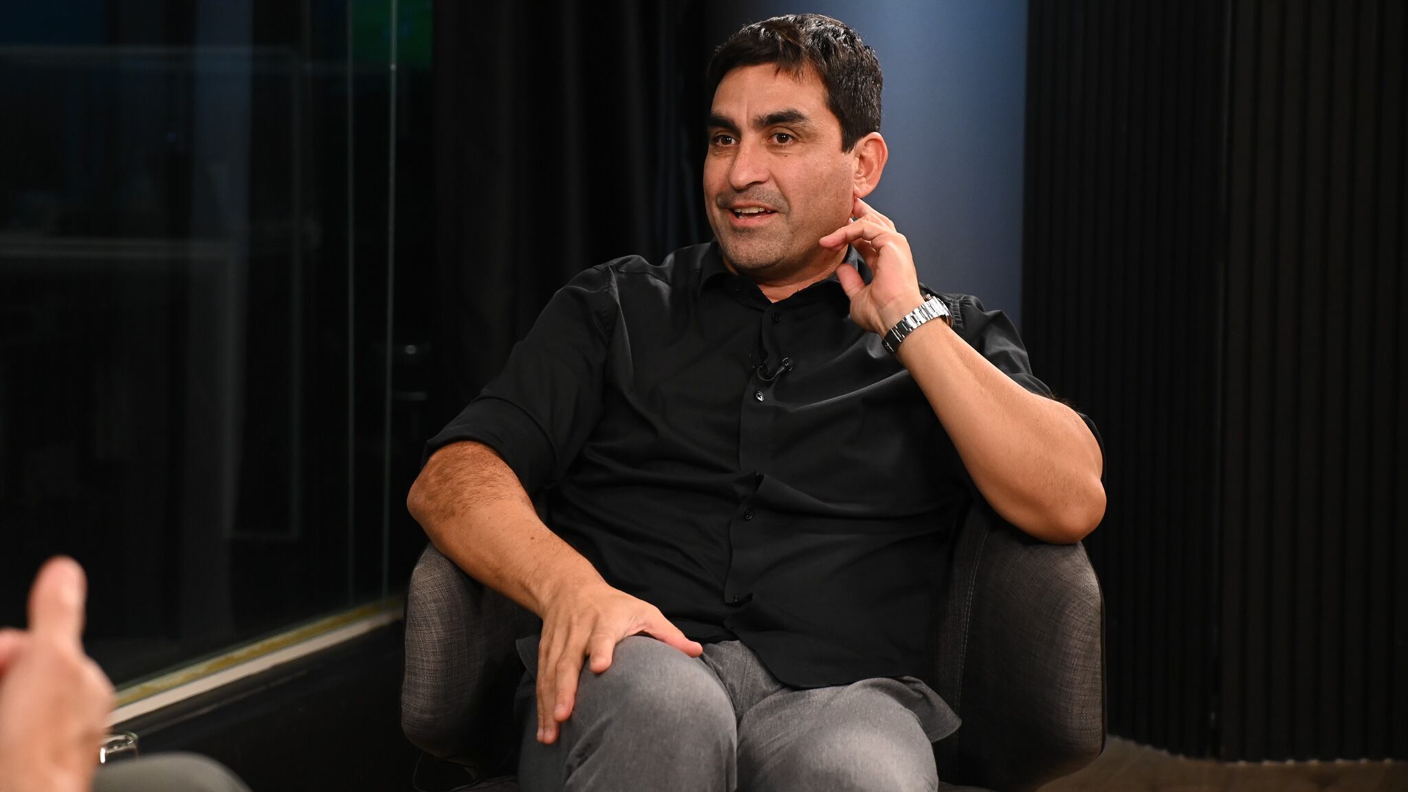 El exfutbolista admitió que cambia ingredientes cuando le piden ayuda, como dar mostaza en vez de miel durante los desafíos