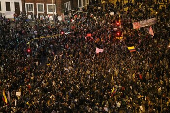 Manifestantes se concentran en el