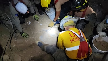El derrumbe deja una fallecida y mantiene a dos personas desaparecidas tras más de 24 horas
