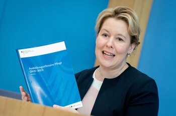 La ministra de Familia, la