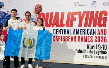 Con la bandera nacional en alto y el pecho cubierto de metales, el equipo confirma su hegemonía en el Open G1 de República Dominicana 2026, tras conquistar un impresionante total de 10 medallas (Foto cortesía Taekwondo Guatemala).