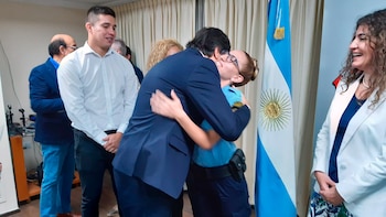 El ministro de Seguridad de la provincia, Alfonso Mosquera pronunció un discurso y le entregó un reconocimiento (@minsegcba)