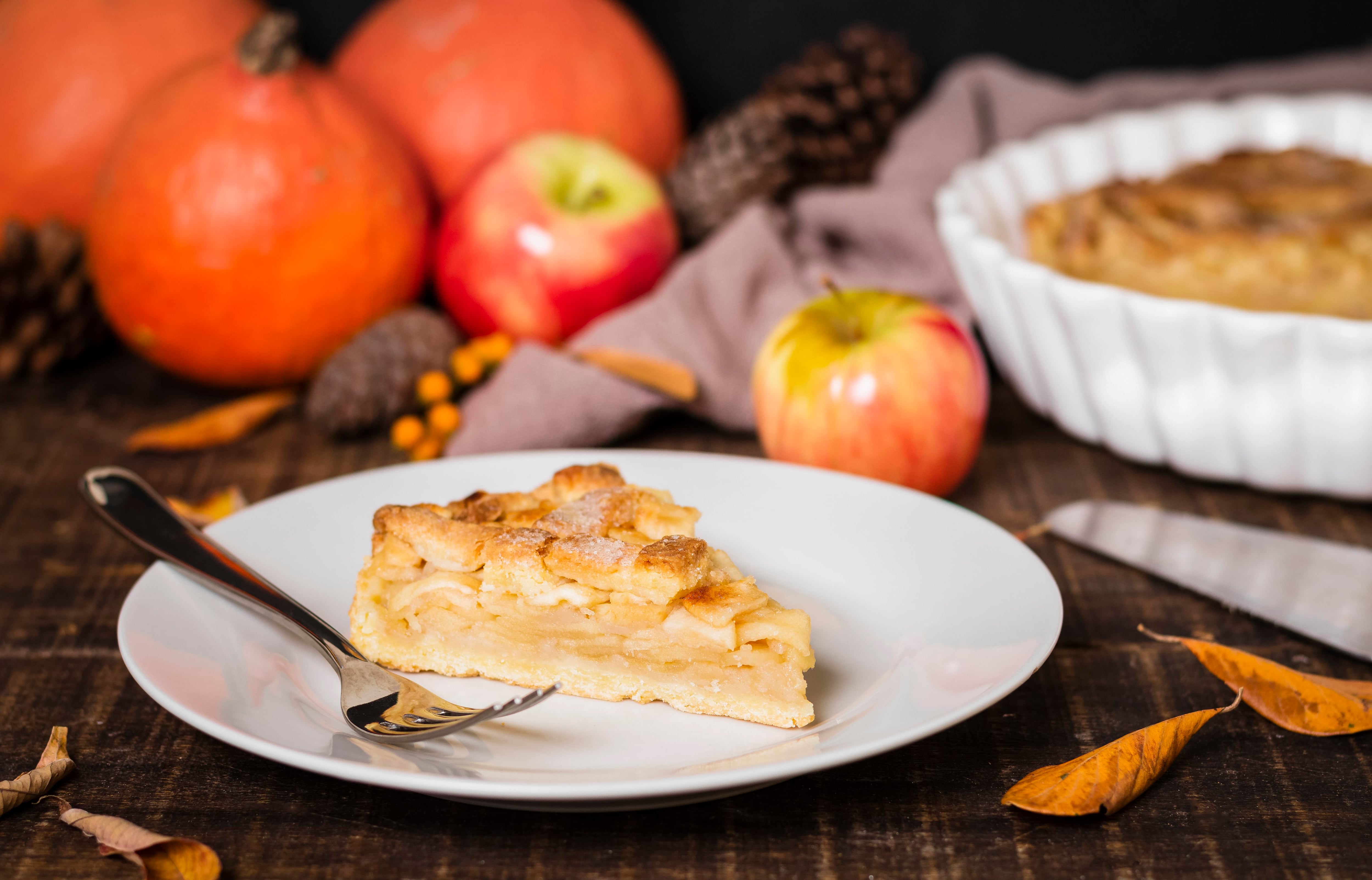 La tarta de manzana frita nació en la década de 1960 como una receta familiar creada por Litton Cochran y luego se convirtió en un clásico de McDonald’s (Freepik)