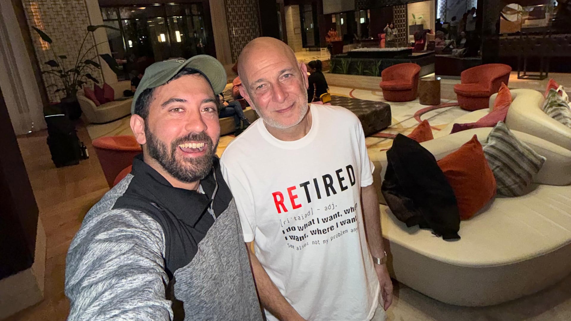 Nicolás junto al fundador y CEO de Nomad Mania, considerado por muchos como la persona más viajada del planeta.