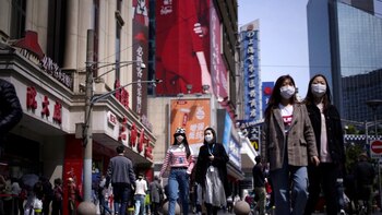 Estudiantes chinos de familias multimillonarias