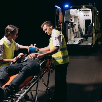 La convocatoria CAS N.° 025 ofrece una plaza para el puesto de paramédico, con una remuneración de S/ 2.850.